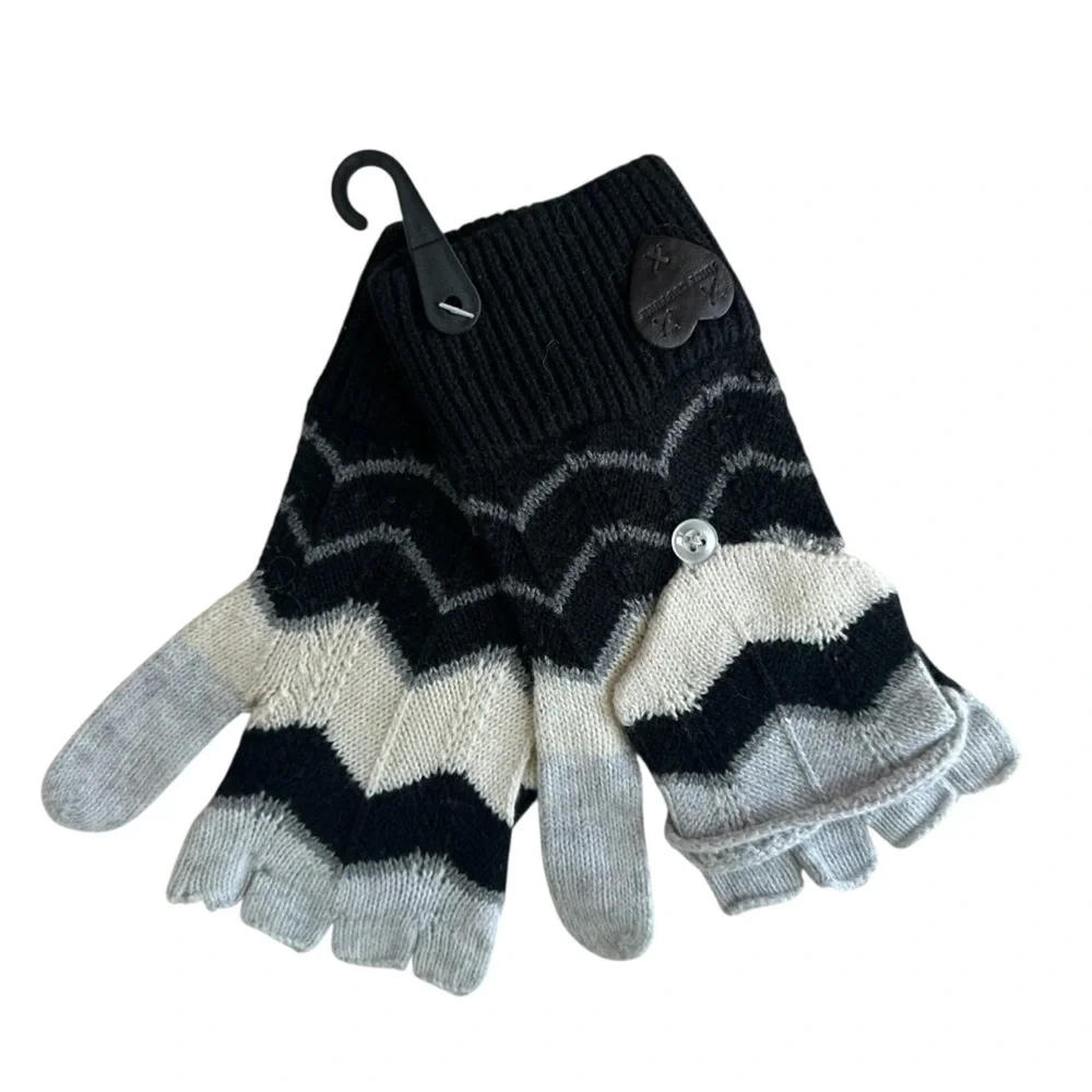 Juicy Couture Black and Gray Chevron Knit Fingerless Gloves Mittens